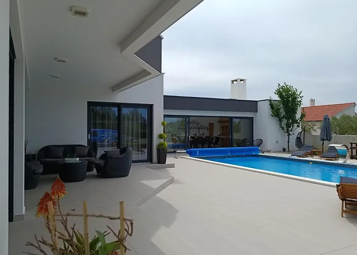 Paola Villa